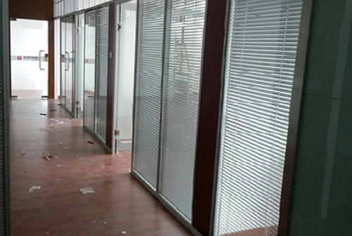 浙江成品隔斷-浴室玻璃隔斷安裝須知